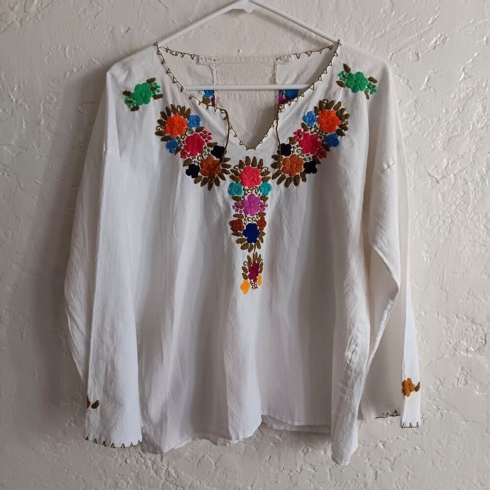 Womens peasant blouse tunic Sz L V-Neck Long Sleeve Floral Embroidery Lagenlook